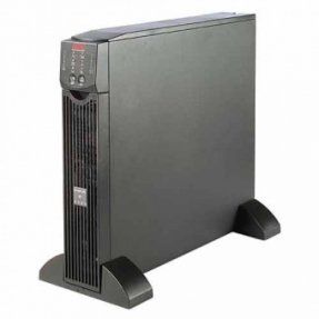 Источник бесперебойного питания APC Smart-UPS RT 1000VA 230V
