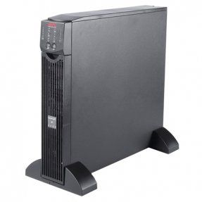 Источник бесперебойного питания APC Smart-UPS RT 2000VA 230V