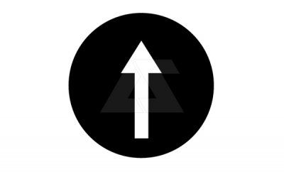 Кнопочный шильдик Titan M22-XD-S-X7, плоский, белая стрелка на черном фоне