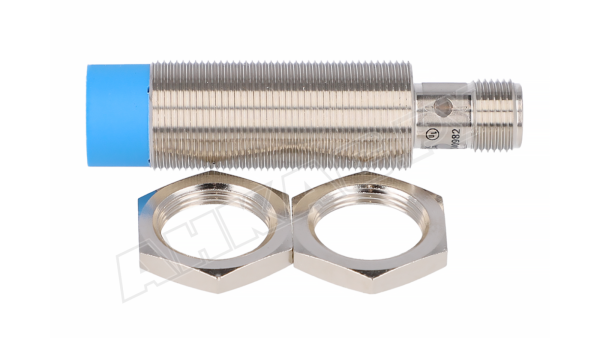 Индуктивный датчик приближения Sick IME18-12NPSZC0S