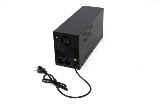 Источник бесперебойного питания SKAT-UPS 3000/1800