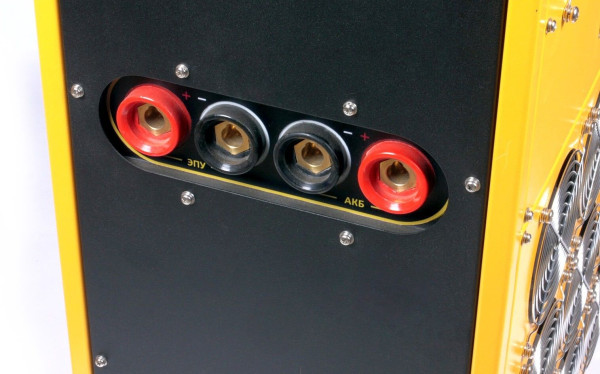 Разрядное устройство (тестер) аккумуляторов CONBAT, BCT-O-96/200